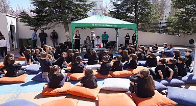 Tepebaşı'nda çocuklara hayvan sevgisi aşılanıyor 