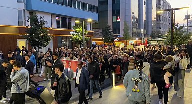 Trabzon’da ''Adalet Yürüyüşü'ne katılan lise öğrencileri, görevden alınan öğretmenlerine destek verdi