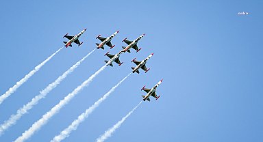 Türk Yıldızları, Mersin semalarında ilk imzayı prova uçuşuyla attı