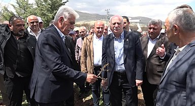 TZOB Başkanı Bayraktar, Malatya'da kayısı bahçesinden seslendi: 