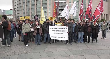 Üniversite öğrencileri, İstanbul Adliyesi önünde...