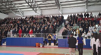 19 Mayıs Atatürk'ü Anma, Gençlik ve Spor Bayramı Artvin'de kutlandı