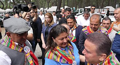 Antalya Büyükşehir Belediye Başkanı Böcek'ten 4. Uluslararası Antalya Yörük Türkmen Festivali'ne davet