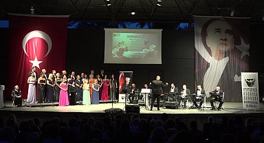 Atatürkçü Düşünce Derneği Bornova Şubesi Türk Sanat Müziği Korosu'ndan