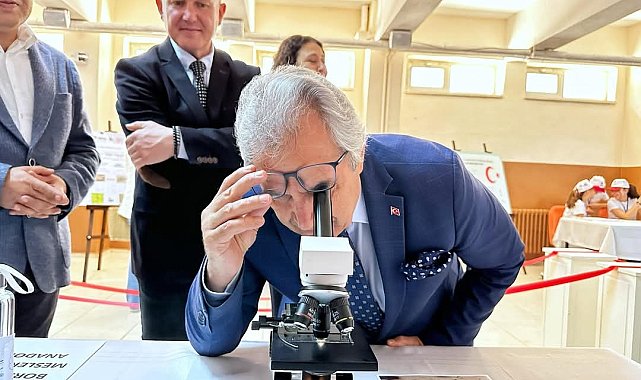 Bandırma Belediye Başkanı Mirza, TÜBİTAK 4006 Bilim Fuarı’na katıldı