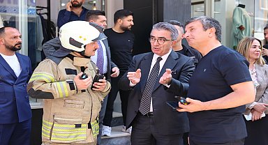 Bayrampaşa Belediye Başkanı Mutlu, yangın mahallinde incelemelerde bulundu 