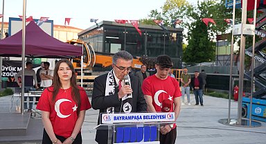 Bayrampaşa’da Özgürlük ve Demokrasi meşalesi yakıldı