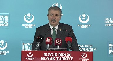 BBP Genel Başkanı Destici: “Gerçek barış, terörü lanetle başlar, teröristlere mikrofon uzatarak değil, adaletin hüküm sürdüğü bir düzenle sağlanır”