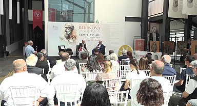 Bornova'da düzenlenen Tarih ve Kültür Sempozyumu'nda Mahir Polat'a anlamlı mesaj 