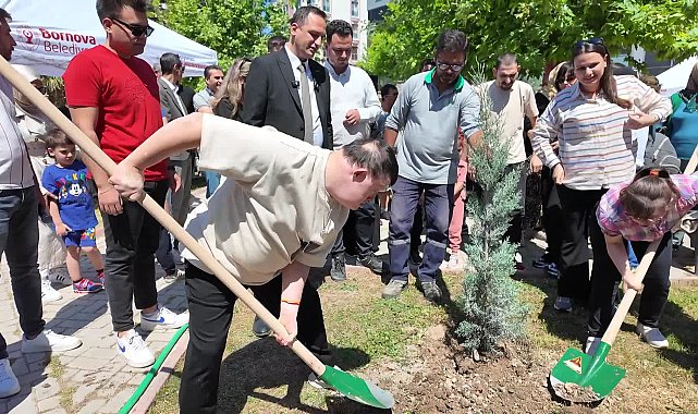 Bornova’da Engelliler Haftası'na özel fidanlar ekildi