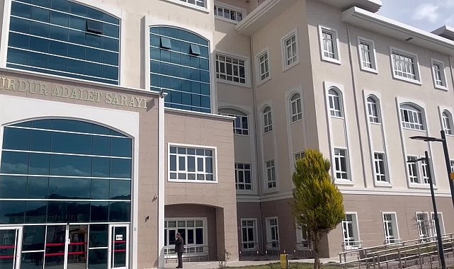 Burdur’da kavgayı ayırmak isteyen 2 öğrenci bıçaklandı, 1 öğrenci tutuklandı