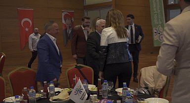 Bursa Büyükşehir Belediye Başkanı Bozbey, kardeş kentlerden gelen genç sporcularla buluştu