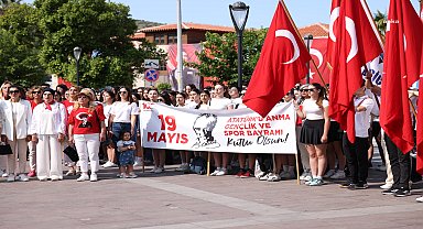 Çeşme’de 19 Mayıs coşkuyla kutlandı