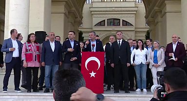 CHP Genel Başkanı Özgür Özel, Büyükçekmece Belediyesi'nde... Özel: AK Parti'de yolsuzluk aramayıp da CHP'de iftirayla kusur bulmaya çalışanlar Erdoğan'ın yargı aparatlarıdır