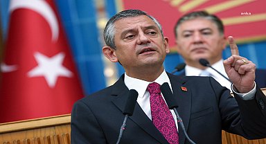 CHP'li belediyelere yeni operasyon... Özgür Özel, İstanbul’un tüm seçilmişlerini İstanbul İl Başkanlığı’nda toplantıya çağırdı