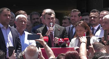 CHP'li belediyelere yeni operasyon... Seyhan Belediyesi önünde açıklama yapan Karalar: