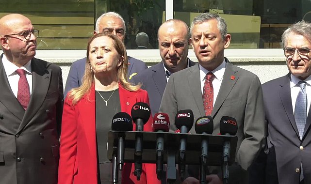 CHP Lideri Özgür Özel’in DİSK ziyareti…Özgür Özel: “Düşük ve yanlış açıklanan enflasyon; sofradan zeytin çalıyor, çocuğun beslenme çantasından muz çalıyor”