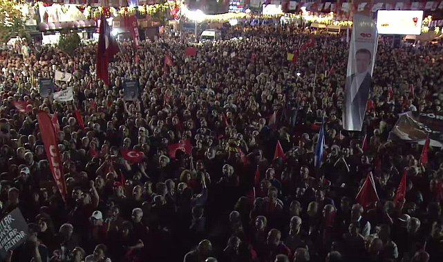 CHP'nin Esenler mitingi... Özgür Özel: Talebimiz emekçiler için asgari ücrete ara zamdır ve talebimiz emekliler için seyyanen zamdır