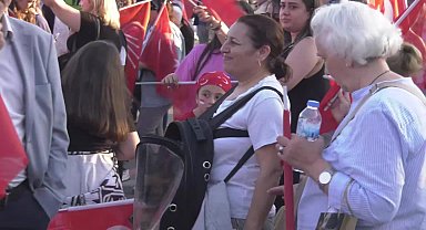 CHP'nin Pendik'te düzenlediği mitinge yurttaşlardan destek: Biz Ekrem İmamoğlu'nun dürüstlüğüne, bu millet için çalıştığına inanıyoruz