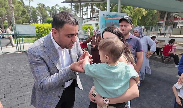 Çukurova Belediye Başkanı Kozay'dan özel gereksinimli çocuklara ve annelerine anlamlı etkinlik