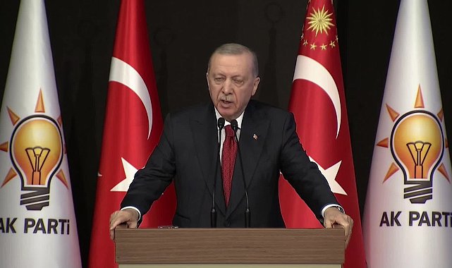 Cumhurbaşkanı Erdoğan: “Dün itibarıyla 10 hukukçu arkadaşımı görevlendirdim, yeni anayasa hazırlık çalışmalarını yürüteceğiz”