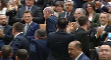 Cumhurbaşkanı Erdoğan: “Eline mikrofon alanın kendini gazetici olarak gördüğü bir ülkede yaşıyoruz. Bu şahıslar sokak röportajı adı altında adeta terör estirmektedir