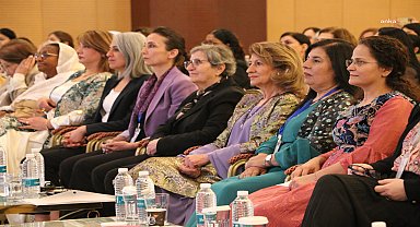 DEM Parti Eş Genel Başkanı Tülay Hatimoğulları, Ortadoğu ve Kuzey Afrika Bölgesel Demokratik Kadın Koalisyonu’nun birinci kongresine katıldı