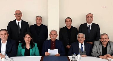 DEM Parti İmralı Heyeti, Öcalan'ın mesajını paylaştı: Türk-Kürt ilişkisinin mahiyeti bambaşkadır, bozulan şey kardeş ilişkisidir. Kardeşler kavga eder ama biri diğerisiz olmaz
