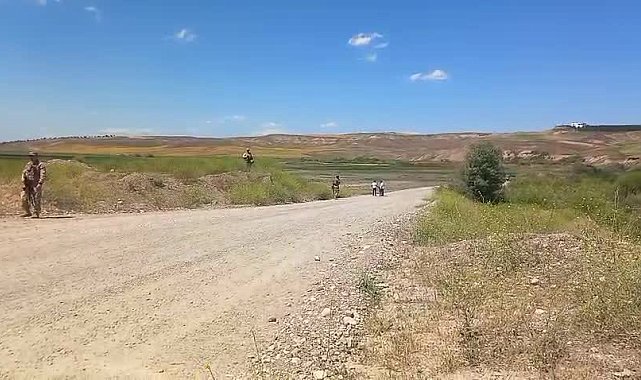 Diyarbakır’da baba ve oğlunun yanmış cesedi araçta bulundu