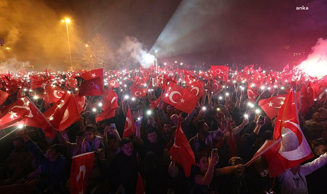 Ekrem İmamoğlu'ndan gençlere İstanbul ve İzmir için çağrı