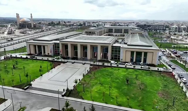 Erdoğan, KKTC’de Yeni Cumhurbaşkanlığı Külliyesi’nin Açılışını Yaptı: “Bu yerleşke, Kıbrıs Türk halkının kararlılığının sembolüdür”