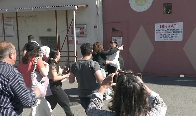 Esila özgürlüğüne, fotoğraf makinesine kavuştu: Gençlerin geleceğe küstürülmemesi gerekiyor. Adalete inancımı kaybetmedim, hayal kurmaya devam ettim