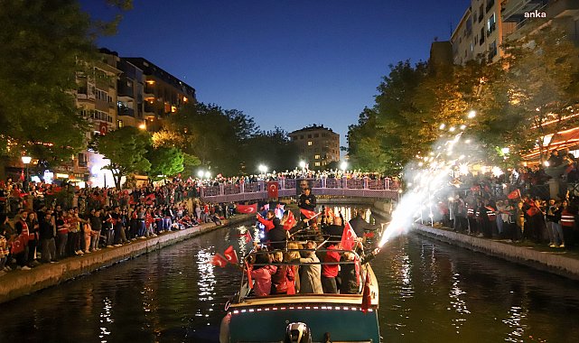Eskişehir Büyükşehir Belediyesi, 19 Mayıs coşkusunu kente yaydı