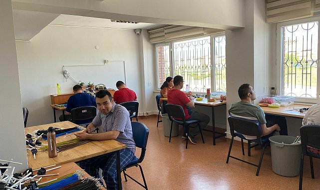 Eskişehir Büyükşehir Belediyesi, engelli bireylere destek olmaya devam ediyor
