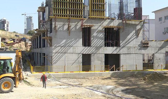 Eşrefpaşa Hastanesi yeni hizmet binası hızla yükseliyor