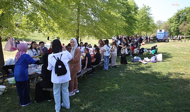 Eyüpsultan Belediyesi’nin kadınlara özel mahalle piknikleri, Kent Ormanı’ndan başladı