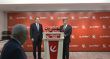 Gelecek Partisi'nden Yeniden Refah'a ziyaret... Davutoğlu: Otoriter rejimleri daha da otoriterleştirecek anayasa değişikliğini Türkiye'ye ihanet olarak görürüz