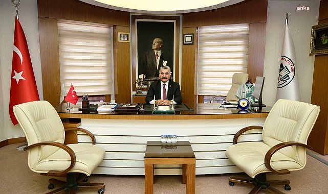 Giresun Belediye Başkanı Köse, koltuğunu engelli meclis üyesine devretti