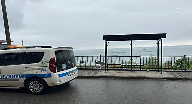 Giresun'da ihtiyaç duyulan yerlere dolmuş durakları monte ediliyor
