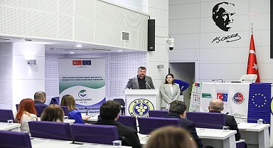 Gökan Zeybek: Yoksula uzatılan eli kırmaya çalışan bir zihniyetle karşı karşıyayız