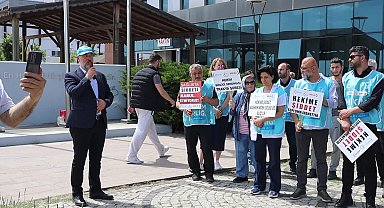 Hekim Birliği üyeleri meslektaşlarının darbedilmesini protesto etti