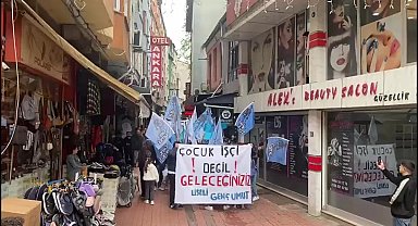 Hopa’da öğrencilerden yürüyüş...“Öğrenci olmak direnmektir”