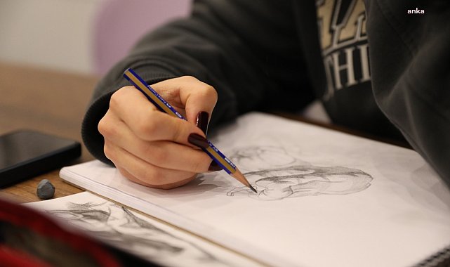 İBB Gençlik Ofislerinde yeni eğitim dönemi başlıyor başvurular İstanbul senin üzerinden alınıyor