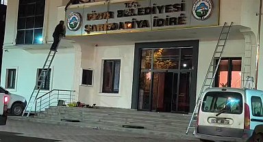 Iğdır Belediyesi'nin tabelasına Kürtçe adı eklendi