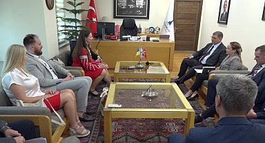 İzmir Büyükşehir Belediye Başkanı Tugay Almanya, Finlandiya ve Ukrayna heyetleriyle görüştü