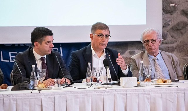 İzmir Büyükşehir Belediye Başkanı Tugay'dan Kültürpark için daha çok yeşil alan mesajı