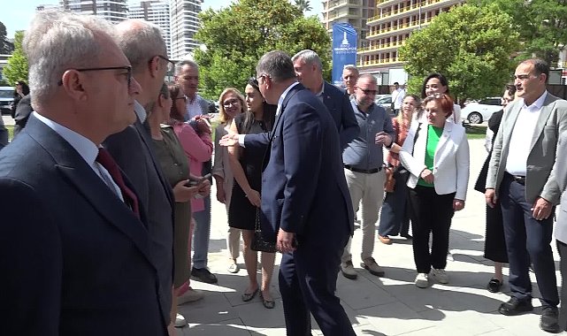 İzmir Büyükşehir Belediye Başkanı Tugay, şehit anneleri ile bir araya geldi