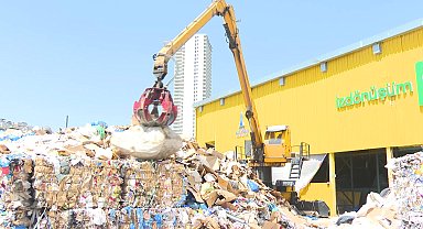 İzmir Büyükşehir Belediyesi atık ayrıştırma projesinde farkındalığı arttırmayı hedefliyor 