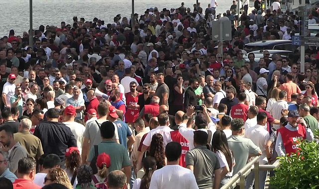 İzmir’de İZENERJİ ve İZELMAN işçilerinin grevi sürüyor