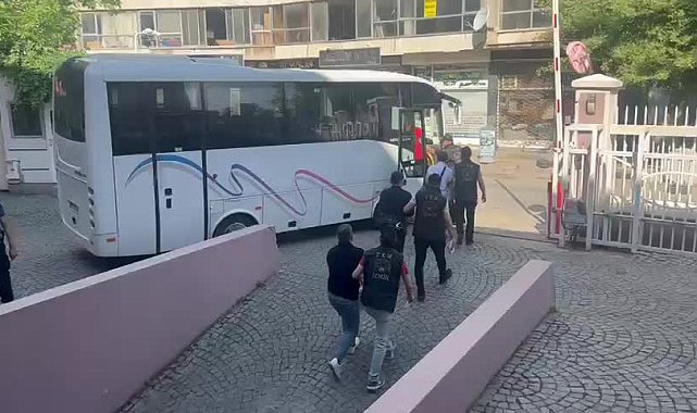 İzmir merkezli 4 ilde FETÖ operasyonu: 13 tutuklama